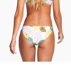 Vitamin A Luciana Bottom. NWT. Size M